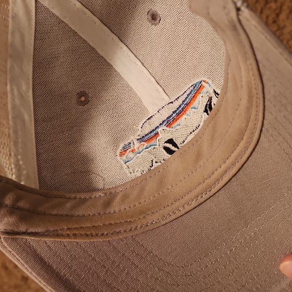 Patagonia White And Gray Mesh Cap With Colorful Buffalo - Picture 4 of 10